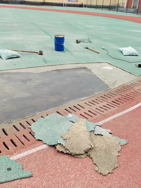 阿克苏球场翻新维修补、球场翻新修补改造